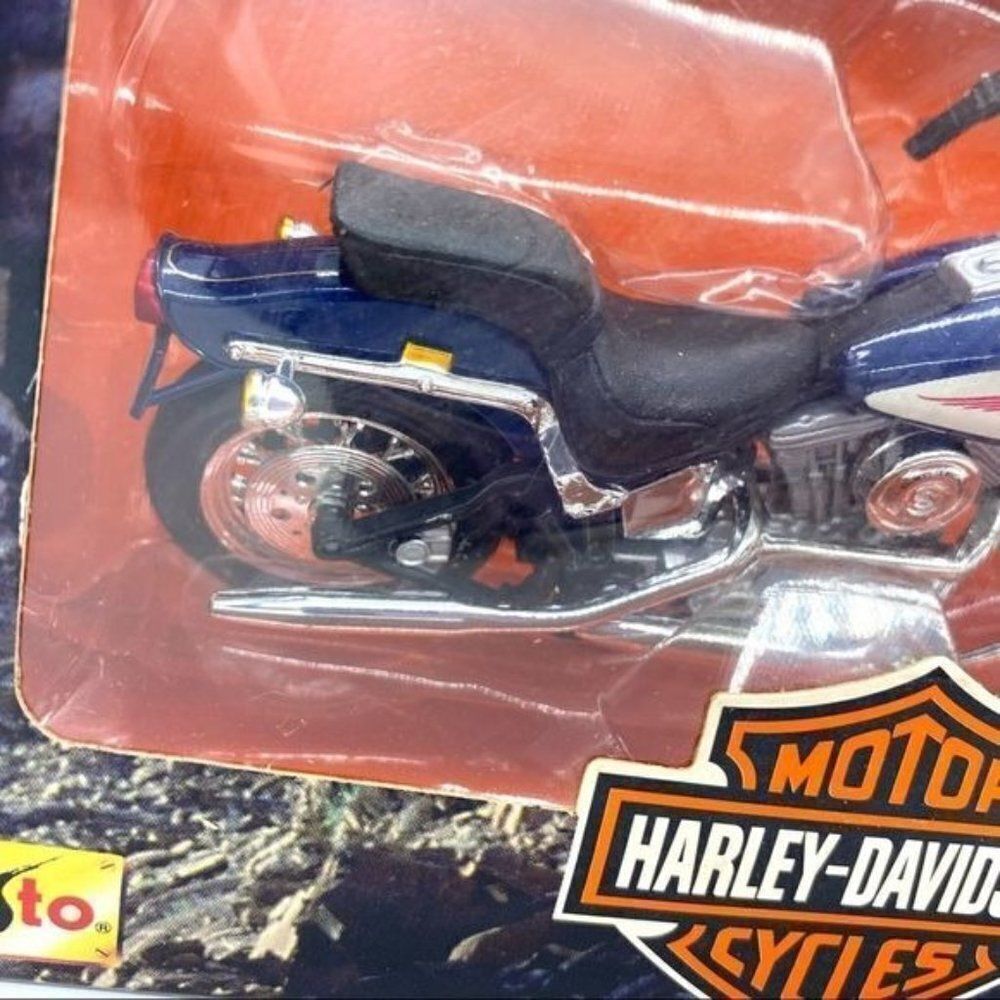 Maisto 1999 Harley Davidson FXSTS Springer Softail Motorcycle Die Cast Series 6 - Picture 4 of 12